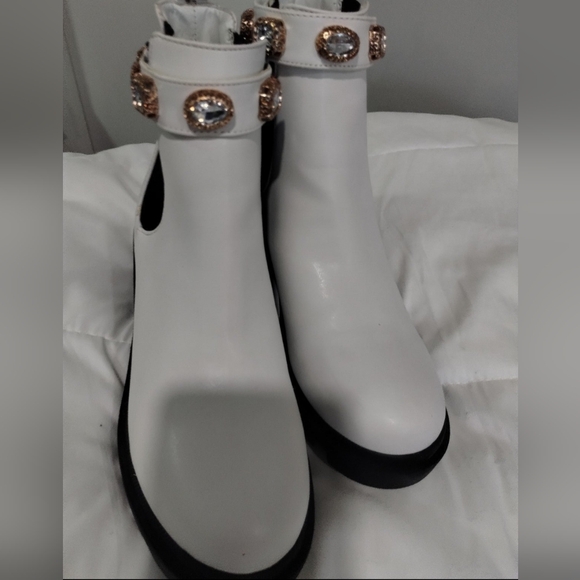 Steve Madden Boot 🥾 - Picture 1 of 8